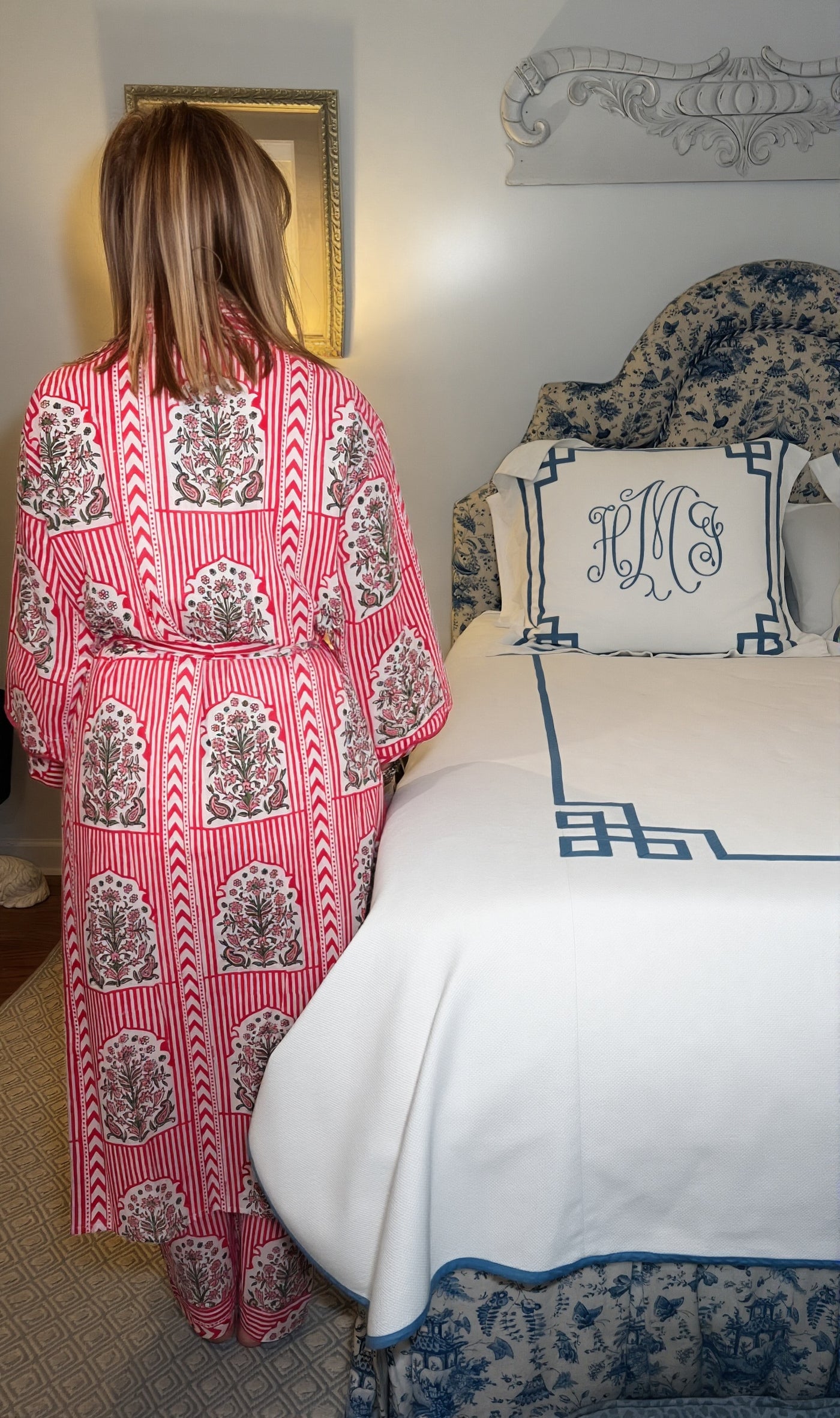 Scalloped Robe in Red Stripe